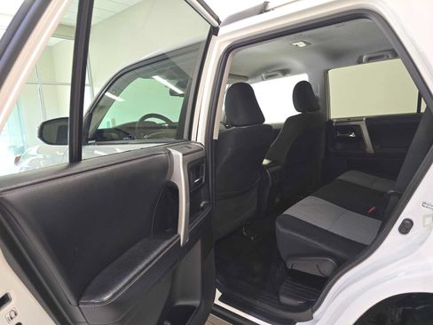 Certified 2022 Toyota 4Runner SR5 AWD/4WD image 23