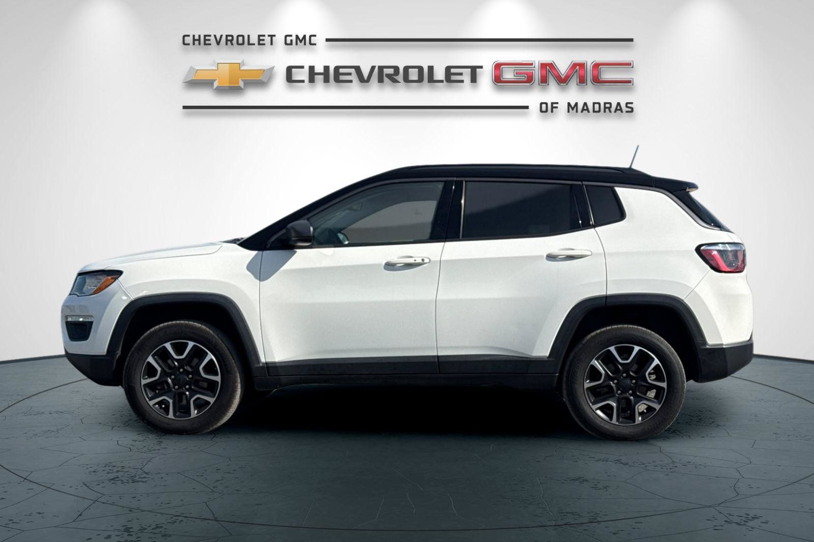 Used 2019 Jeep Compass Trailhawk AWD/4WD image 6