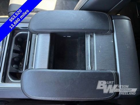 Used 2025 Jeep Wagoneer L Series II w/ 8-pass Seating Package AWD/4WD image 24