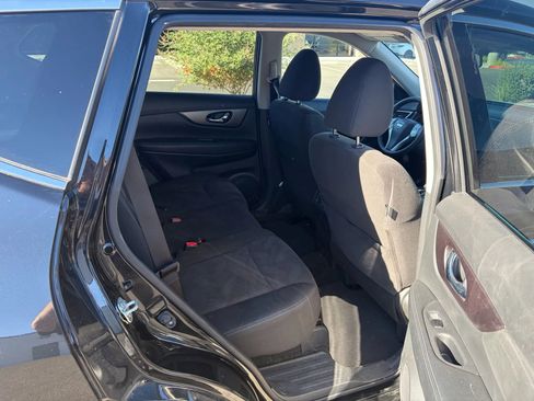 Used 2016 Nissan Rogue SV image 11