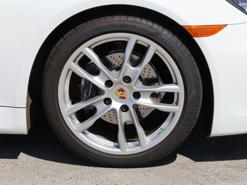 Used 2016 Porsche Cayman image 12