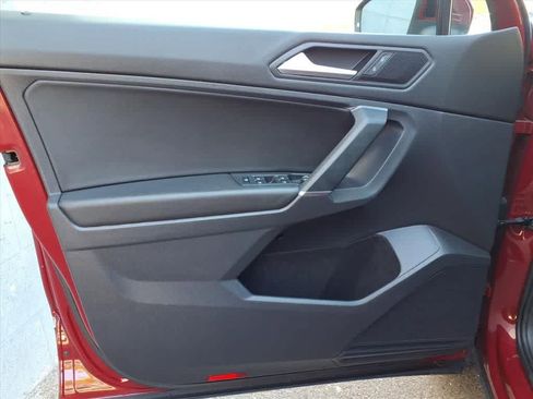 Used 2020 Volkswagen Tiguan SE image 13