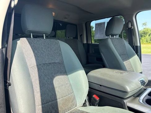 Used 2018 RAM 2500 SLT w/ Black Appearance Group AWD/4WD image 23
