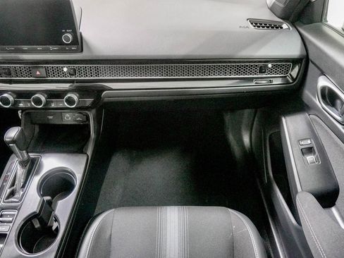 Used 2023 Honda Civic Sport image 28