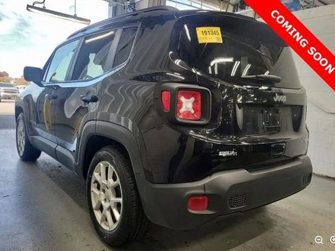 Used 2019 Jeep Renegade Latitude w/ Cold Weather Group image 2