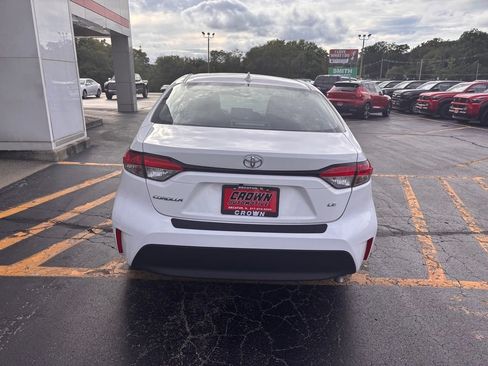 Used 2024 Toyota Corolla LE FWD image 4
