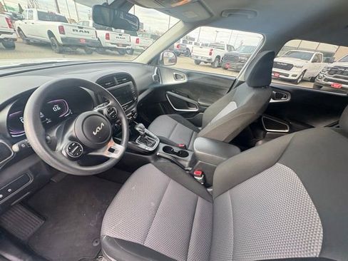Used 2024 Kia Soul LX w/ Option Group 015 image 9