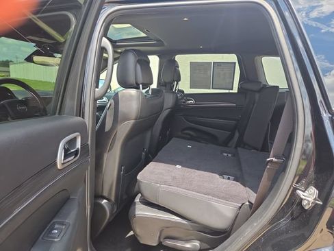 Used 2020 Jeep Grand Cherokee Limited AWD/4WD image 30
