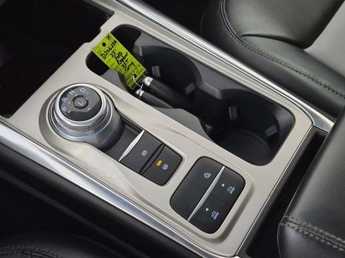 Used 2022 Ford Explorer XLT w/ Equipment Group 202A RWD image 29