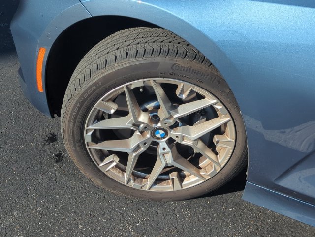 Used 2025 BMW 330i xDrive Sedan w/ Premium Package AWD/4WD image 15