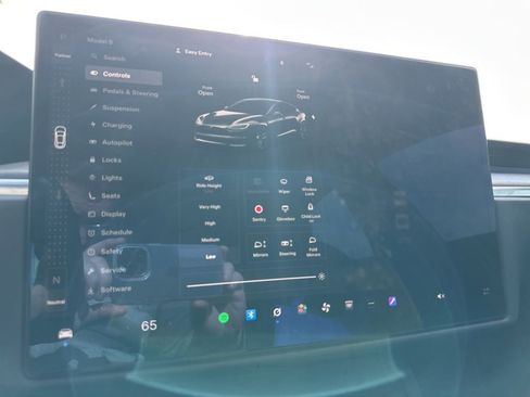 Used 2022 Tesla Model S image 24