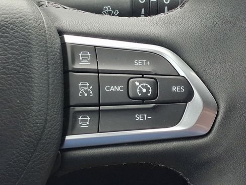 Certified 2023 Jeep Compass Limited w/ Elite Group AWD/4WD image 23