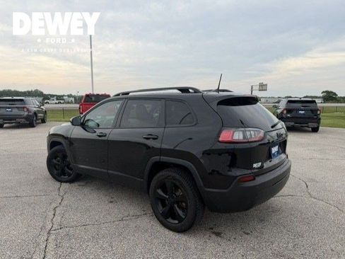 Used 2021 Jeep Cherokee Latitude Plus AWD/4WD image 6