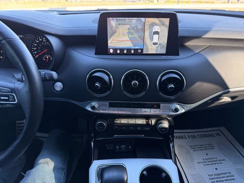 Used 2019 Kia Stinger GT2 image 21