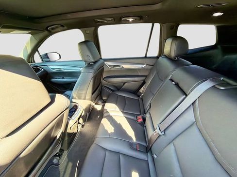 Used 2025 Cadillac XT6 Luxury image 23