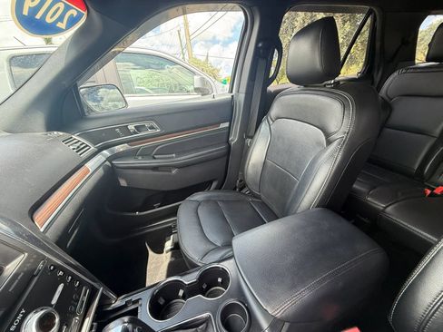 Used 2019 Ford Explorer Limited w/ Class III Trailer Tow Package FWD image 21