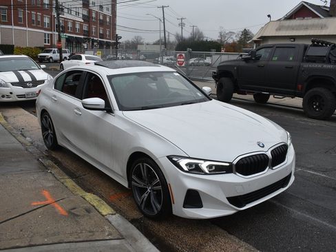 Used 2024 BMW 330i Sedan w/ Convenience Package image 4
