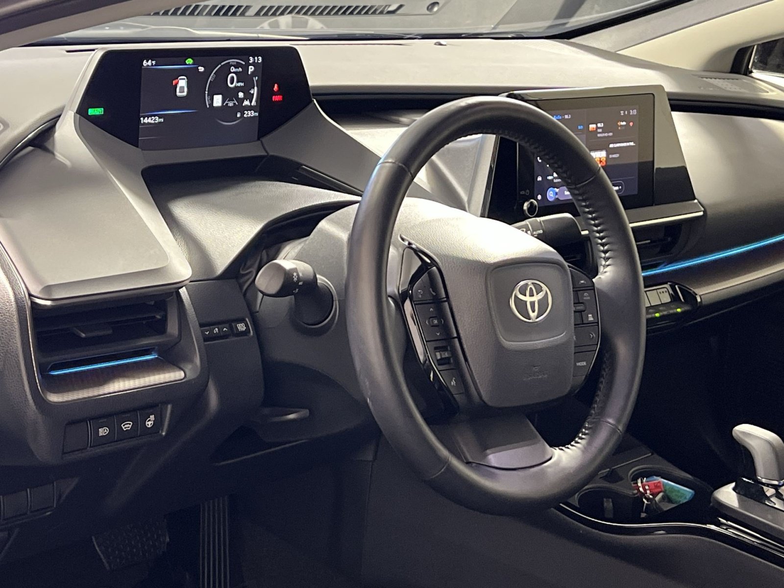 Used 2025 Toyota Prius XLE AWD/4WD image 16