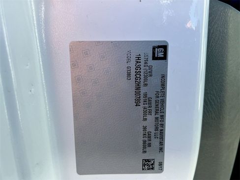 Used 2017 Chevrolet Express 3500 image 26