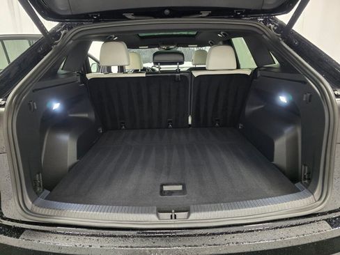 Used 2024 Volkswagen Atlas Cross Sport SEL Premium R-Line image 11