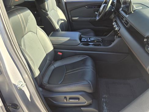 Used 2024 Honda Pilot TrailSport image 16