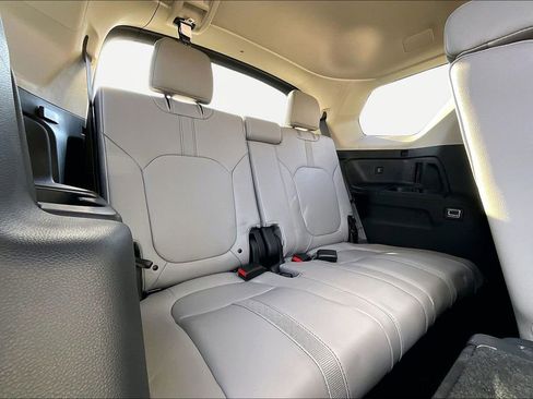 Certified 2025 Honda Pilot EX-L image 18