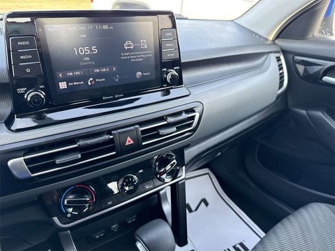 Used 2023 Kia Seltos LX image 19