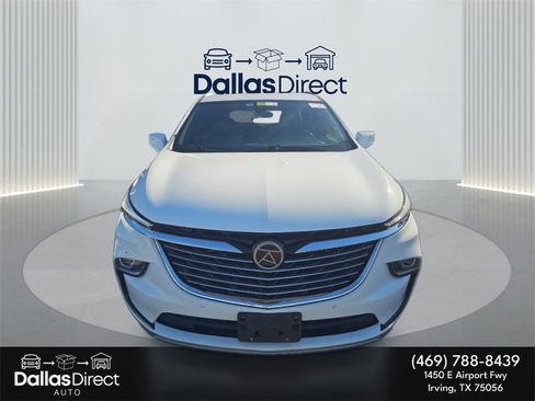 Used 2023 Buick Enclave Essence image 3