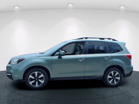 Used 2017 Subaru Forester 2.5i Premium w/ All-Weather Package AWD/4WD image 5
