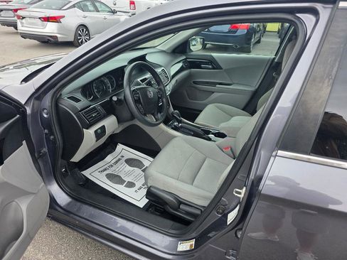 Used 2017 Honda Accord LX image 5