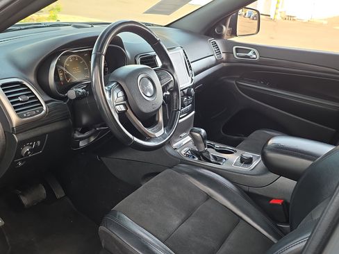 Used 2022 Jeep Grand Cherokee Laredo X image 13