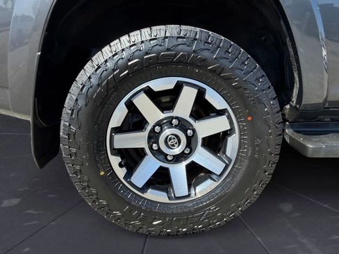 Used 2021 Toyota 4Runner TRD Off-Road AWD/4WD image 33