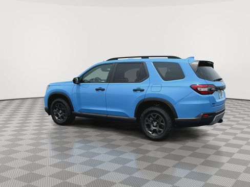 Used 2024 Honda Pilot TrailSport image 6