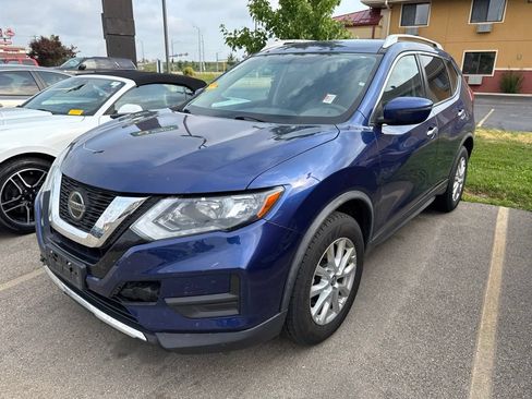 Used 2018 Nissan Rogue SV AWD/4WD image 6