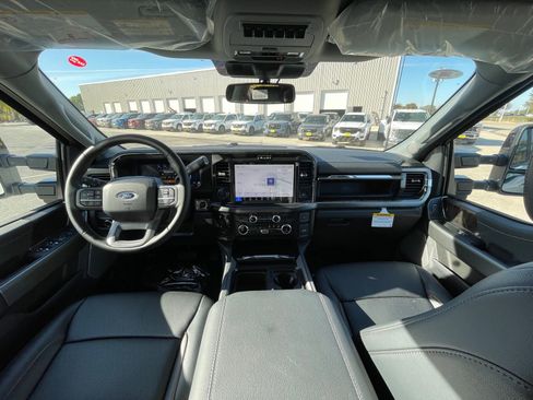 New 2026 Ford F350 Lariat w/ Black Appearance Package image 4