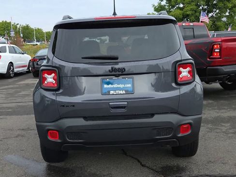 Certified 2023 Jeep Renegade Altitude w/ Sun/Sound Group AWD/4WD image 7