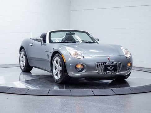Used 2006 Pontiac Solstice Convertible w/ Premium Package RWD image 4