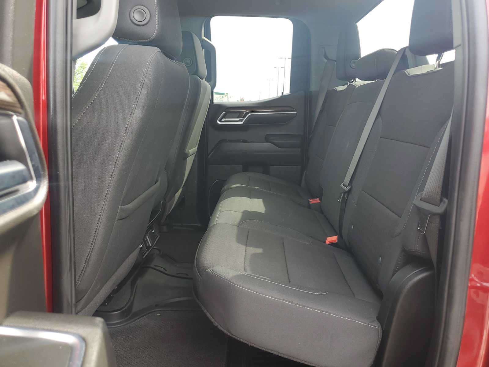 Used 2025 Chevrolet Silverado 1500 RST w/ Dark Appearance Package AWD/4WD image 18