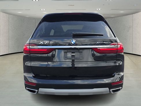 Used 2022 BMW X7 xDrive40i w/ Premium Package image 4