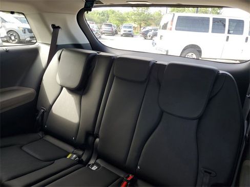 New 2026 Kia Carnival EX image 26