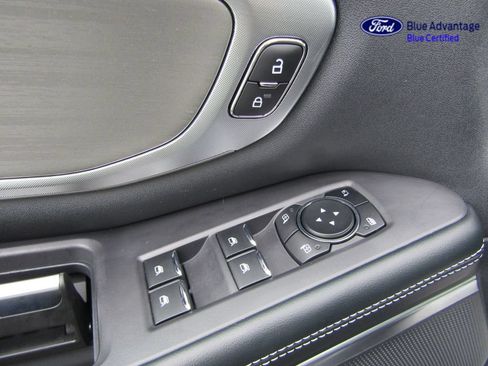 Certified 2025 Ford Expedition Platinum AWD/4WD image 40