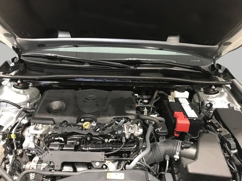 Used 2024 Toyota Camry XLE image 15