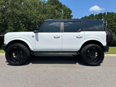 Used 2025 Ford Bronco Outer Banks AWD/4WD image 8