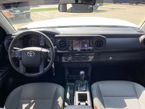 Used 2022 Toyota Tacoma SR AWD/4WD image 14