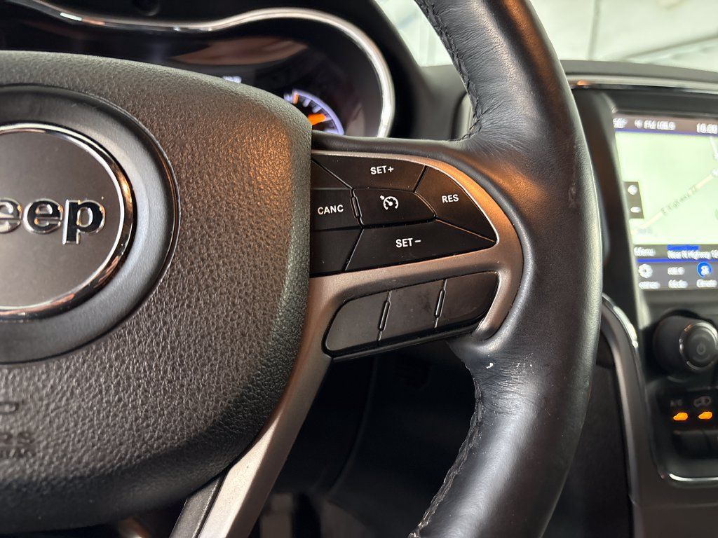 Used 2018 Jeep Grand Cherokee Altitude AWD/4WD image 38