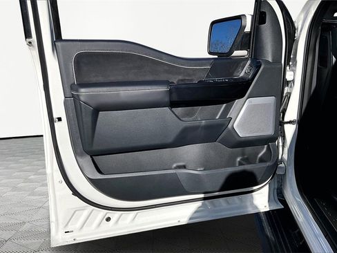 Used 2025 Ford F150 Lightning Platinum image 24