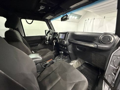 Used 2016 Jeep Wrangler Unlimited Sport w/ Quick Order Package 24S AWD/4WD image 15