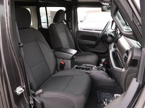 Used 2022 Jeep Wrangler Unlimited Sport image 26