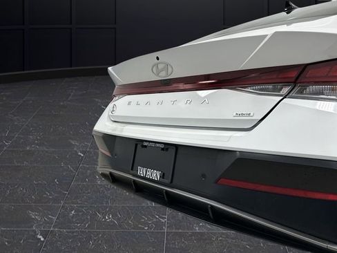 Used 2024 Hyundai Elantra Limited image 33