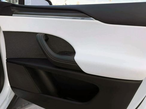 Used 2023 Tesla Model X Plaid image 20